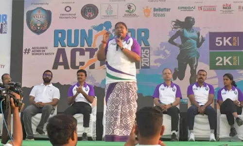 घर में हर महिला को बेटी की तरह माना जाना चाहिए: Minister Seethakka घर में हर महिला को बेटी की तरह माना जाना चाहिए: Minister Seethakka