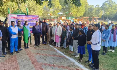 Churu:  एडीएम अर्पिता सोनी ने महिलाओं की मैराथन को हरी झंडी दिखाकर किया रवाना