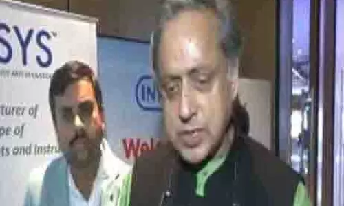 Tharoor ने तिरुवनंतपुरम को परीक्षा केंद्र से हटाने के लिए जामिया मिलिया विश्वविद्यालय की आलोचना की