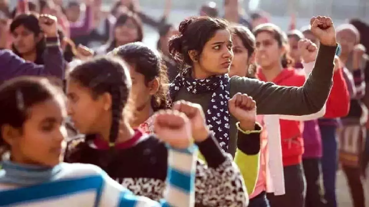 अपनों के बीच ही सुरक्षित नहीं आधी आबादी – कब मिलेगा हक अपनों के बीच ही सुरक्षित नहीं आधी आबादी – कब मिलेगा हक