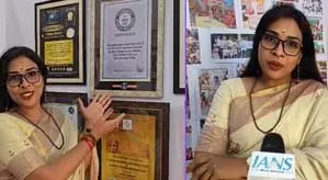 पेंटिंग के लिए गिनीज बुक ऑफ वर्ल्ड रिकॉर्ड्स में है बीएचयू की छात्रा का नाम, सनातन से जुड़ी आठ किताबें भी लिख चुकी हैं पेंटिंग के लिए गिनीज बुक ऑफ वर्ल्ड रिकॉर्ड्स में है बीएचयू की छात्रा का नाम, सनातन से जुड़ी आठ किताबें भी लिख चुकी हैं