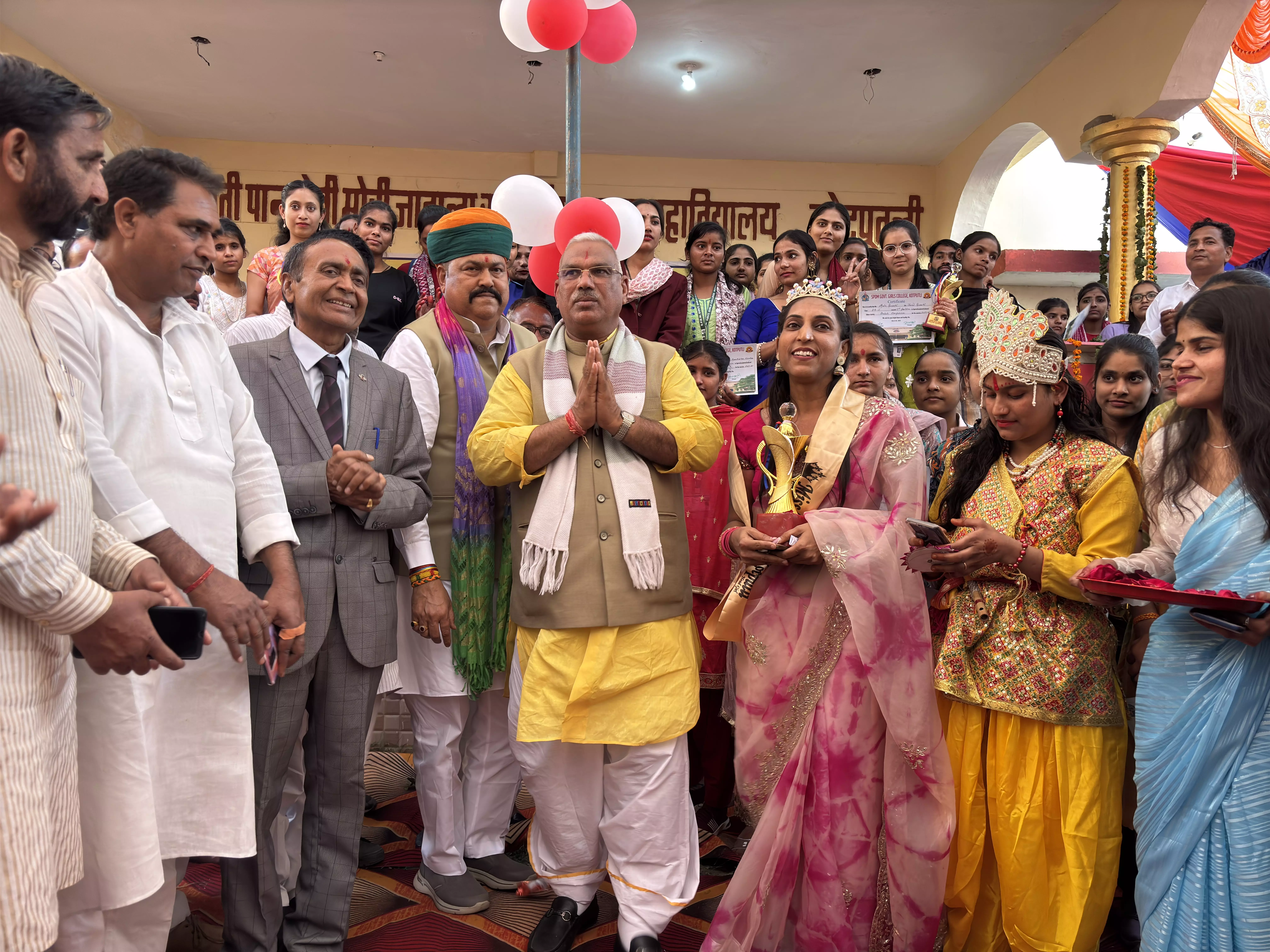 Jaipur: गरीब और किसान के कल्याण के लिए संकल्पित है सरकार: गृह राज्य मंत्री बेढम Jaipur: गरीब और किसान के कल्याण के लिए संकल्पित है सरकार: गृह राज्य मंत्री बेढम