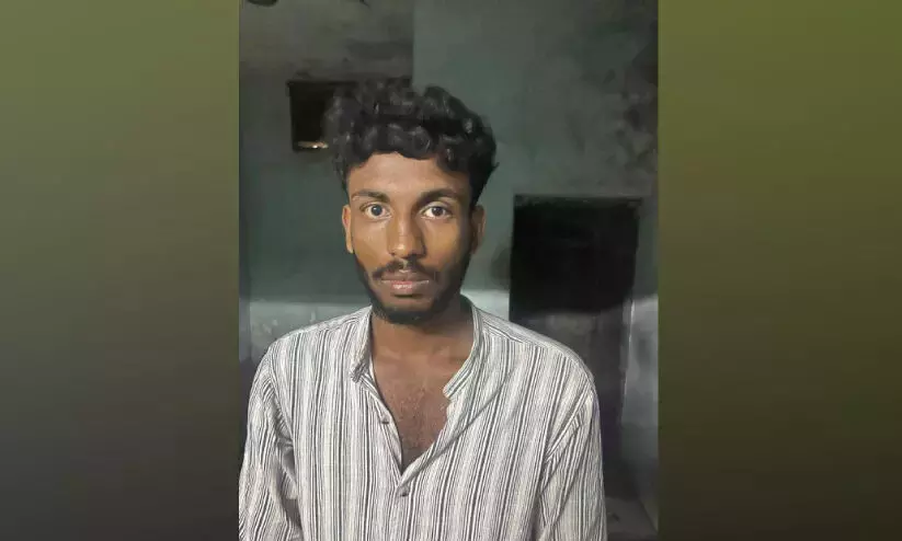 Kerala : 16 वर्षीय लड़की से बलात्कार के आरोप में युवक गिरफ्तार Kerala : 16 वर्षीय लड़की से बलात्कार के आरोप में युवक गिरफ्तार