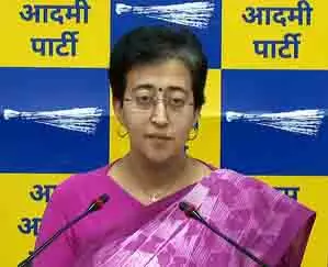 आतिशी ने महिला समृद्धि योजना में देरी पर झूठ के लिए भाजपा की आलोचना की आतिशी ने महिला समृद्धि योजना में देरी पर झूठ के लिए भाजपा की आलोचना की