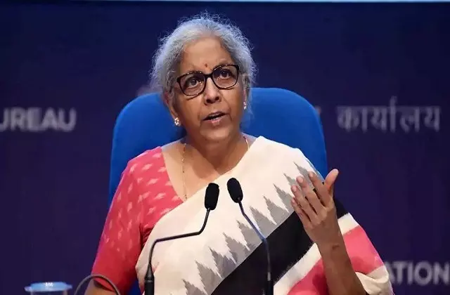 गुड न्यूज़! GST दरों में होगी कटौती, यह बात खुद वित्त मंत्री निर्मला सीतारमण ने कही गुड न्यूज़! GST दरों में होगी कटौती, यह बात खुद वित्त मंत्री निर्मला सीतारमण ने कही