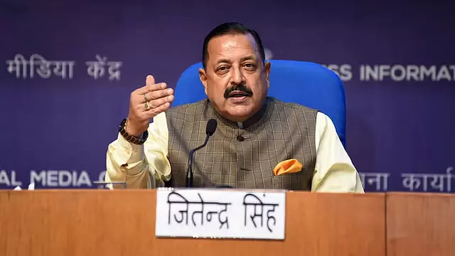 Kathua massacre: केंद्रीय मंत्री ने आतंकी पहलू की ओर इशारा किया, गृह सचिव ने स्थिति की समीक्षा की Kathua massacre: केंद्रीय मंत्री ने आतंकी पहलू की ओर इशारा किया, गृह सचिव ने स्थिति की समीक्षा की