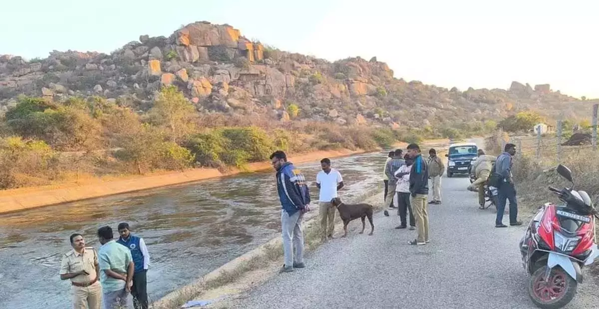 Karnataka: विजयेंद्र ने हम्पी सामूहिक बलात्कार घटना पर सरकार की आलोचना की Karnataka: विजयेंद्र ने हम्पी सामूहिक बलात्कार घटना पर सरकार की आलोचना की