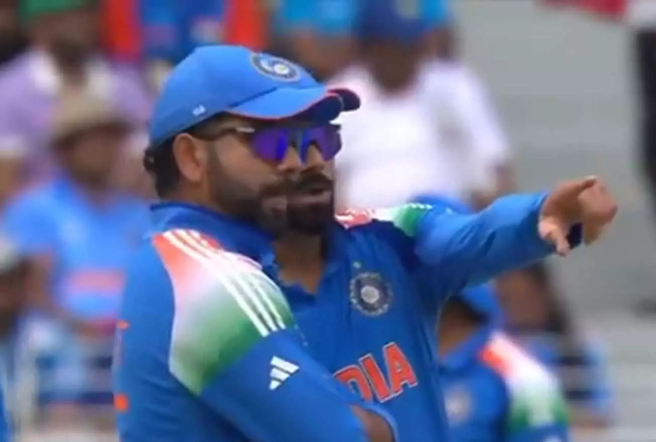 IND vs NZ: न्यूजीलैंड का चौथा विकेट गिरा, भारतीय स्पिनरों ने तोड़ी कीवियों की कमर, विराट कोहली का वायरल वीडियो IND vs NZ: न्यूजीलैंड का चौथा विकेट गिरा, भारतीय स्पिनरों ने तोड़ी कीवियों की कमर, विराट कोहली का वायरल वीडियो