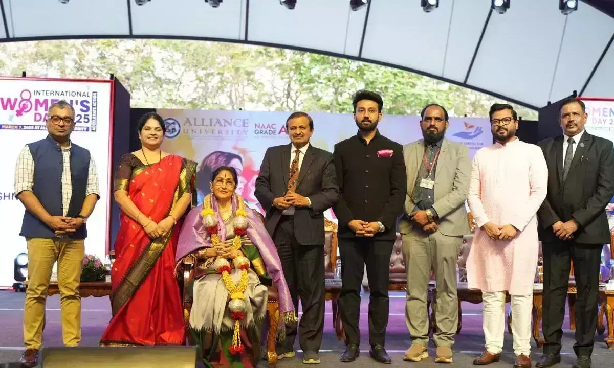 एलायंस यूनिवर्सिटी ने विविध व्यवसायों की महिलाओं को महिला स्पंदन पुरस्कार 2025 से सम्मानित किया एलायंस यूनिवर्सिटी ने विविध व्यवसायों की महिलाओं को महिला स्पंदन पुरस्कार 2025 से सम्मानित किया