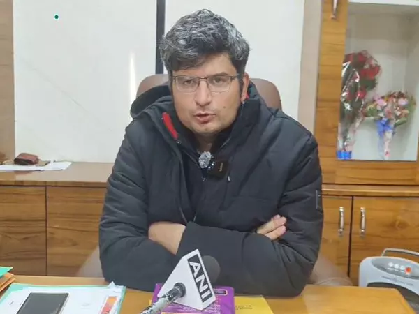 पीएम मोदी, सीएम धामी हेमकुंड पुल बहाली पर करीब से नजर रख रहे हैं: DM Chamoli पीएम मोदी, सीएम धामी हेमकुंड पुल बहाली पर करीब से नजर रख रहे हैं: DM Chamoli