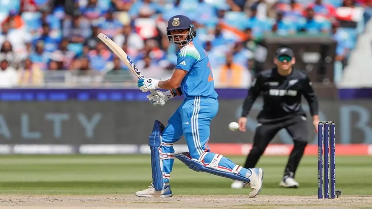 अक्षर पटेल भी हुए आउट, भारत का स्कोर 200 के पार अक्षर पटेल भी हुए आउट, भारत का स्कोर 200 के पार