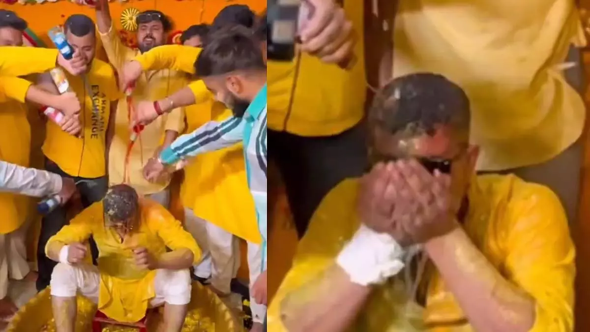 हल्दी समारोह के दौरान, दोस्तों ने दूल्हे पर शराब की बौछार की, VIDEO जमकर वायरल हल्दी समारोह के दौरान, दोस्तों ने दूल्हे पर शराब की बौछार की, VIDEO जमकर वायरल