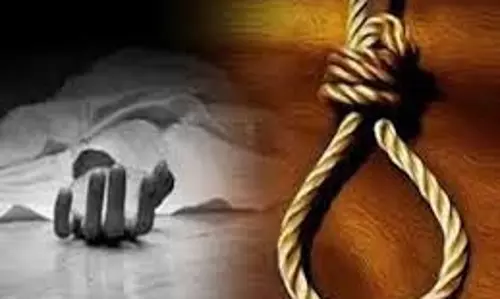Punjab: पेड़ से लटका मिला युवक का शव, हत्या या आत्महत्या, जांच जारी