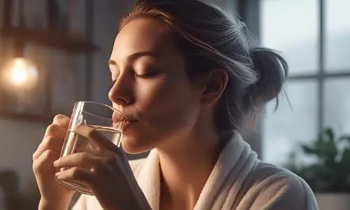 Health: सुबह खाली पेट पिएं गुनगुना पानी, स्वास्थ्य संबंधी समस्याओं को कहें अलविदा
