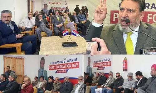 पार्टी ने मनाया स्थापना दिवस; अल्ताफ बुखारी ने 50 साल के निवास की मांग की