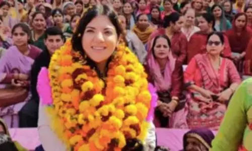 देवयानी राणा ने समारोह का नेतृत्व किया देवयानी राणा ने समारोह का नेतृत्व किया