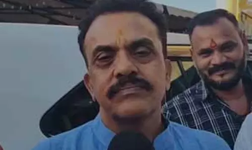 गैरकानूनी तरीके से धर्मांतरण कराने वालों को मिले फांसी की सजा : संजय निरुपम गैरकानूनी तरीके से धर्मांतरण कराने वालों को मिले फांसी की सजा : संजय निरुपम