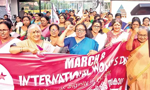 Kerala: सीपीएम ने ढाई दशक के बाद प्रतिमान परिवर्तन किया