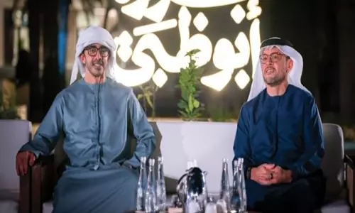 अब्दुल्ला बिन जायद ने बरज़त Abu Dhabi में सरकारी संस्थाओं के नेताओं और कर्मचारियों से मुलाकात की