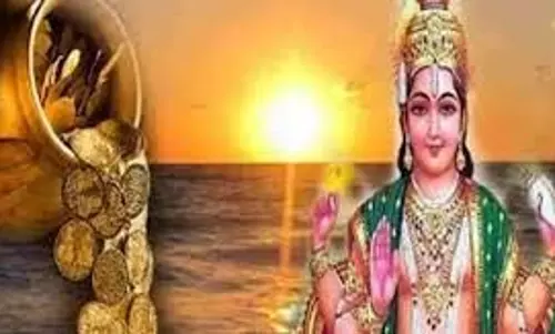 Raviwar Ke Upay: रविवार के दिन करें ये उपाय जाग उठेगी सोई किस्मत, धन से भर जाएगी तिजोरी Raviwar Ke Upay: रविवार के दिन करें ये उपाय जाग उठेगी सोई किस्मत, धन से भर जाएगी तिजोरी