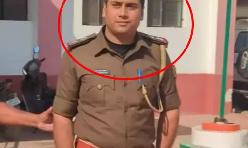 होली से पहले नकली दारोगा असली जेल गया होली से पहले नकली दारोगा असली जेल गया