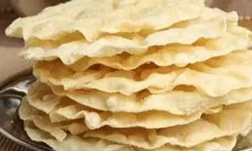 Semolina Papad Recipe: आसान विधि से मिनटों में बनाएं सूजी के पापड़ Semolina Papad Recipe: आसान विधि से मिनटों में बनाएं सूजी के पापड़