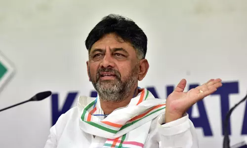 समानांतर जलाशय पर चर्चा के लिए चंद्रबाबू नायडू जल्द ही बैठक करेंगे: DK समानांतर जलाशय पर चर्चा के लिए चंद्रबाबू नायडू जल्द ही बैठक करेंगे: DK
