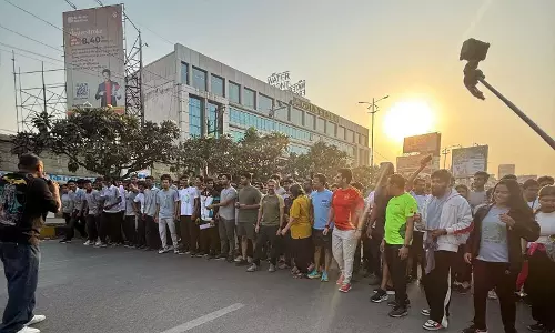 रायपुर MD में रन फॉर मान कार्यक्रम में लोगों ने लगाई दौड़