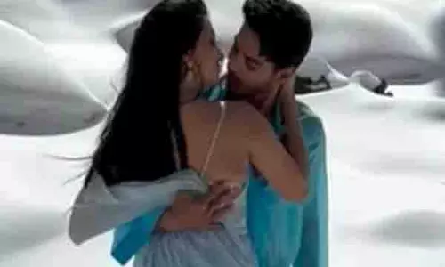 Ishaan Khatter ने तारा सुतारिया के साथ प्यार आता है की शूटिंग के पीछे की कहानी शेयर की