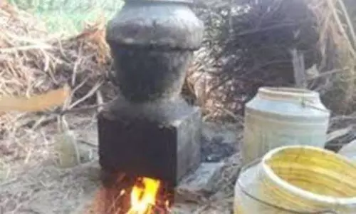 Bundi : जंगलों बीच अवैध शराब निर्माण , पुलिस ने  शराब की नष्ट