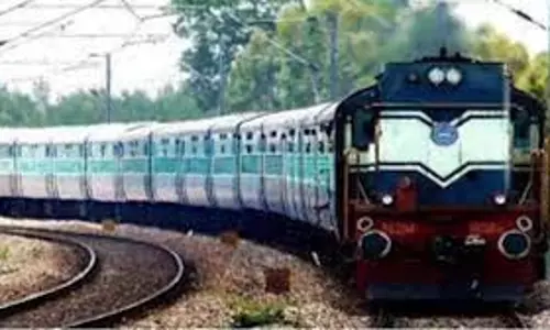 Jamshedpur:  होली पर बिहार व यूपी जाने वाली सभी ट्रेनें फुल, टिकटों की लंबी वेटिंग
