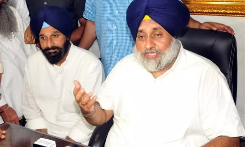 Punjab : जत्थेदारों को हटाने से शिअद में विद्रोह शुरू Punjab : जत्थेदारों को हटाने से शिअद में विद्रोह शुरू