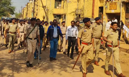 RDA कॉलोनी में 100 पुलिसकर्मियों ने मारी रेड, 25 लोग हिरासत में