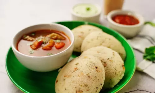 रवा इडली माइक्रोवेव रेसिपी