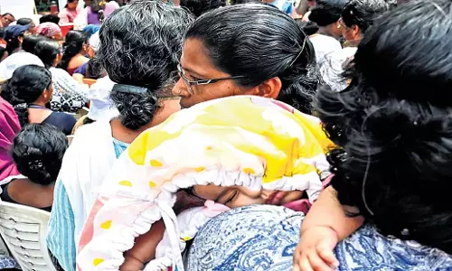 kerala: अंतर्राष्ट्रीय महिला दिवस पर आशा कार्यकर्ताओं ने सचिवालय पर रैली निकाली