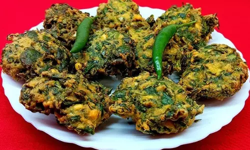पालक और चना फ्रिटर्स रेसिपी पालक और चना फ्रिटर्स रेसिपी