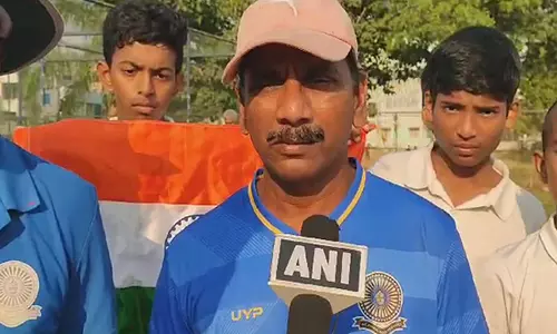 Andhra: नेल्लोर के समर्थकों ने चैंपियंस ट्रॉफी फाइनल के लिए टीम इंडिया को शुभकामनाएं दीं Andhra: नेल्लोर के समर्थकों ने चैंपियंस ट्रॉफी फाइनल के लिए टीम इंडिया को शुभकामनाएं दीं