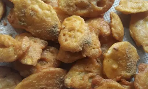 कच्चे केले के पकौड़े रेसिपी