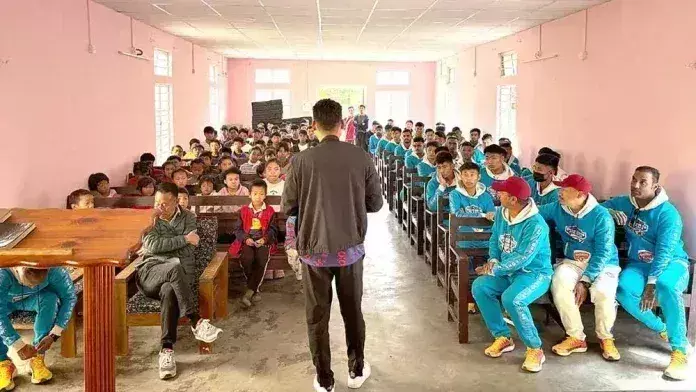 Nagaland यूनाइटेड एससी ने कोहिमा में अनाथालय का दौरा किया