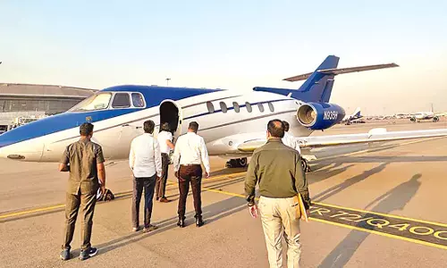 Telangana : फाल्कन मामले में जेट विमान जब्त किया गया Telangana : फाल्कन मामले में जेट विमान जब्त किया गया