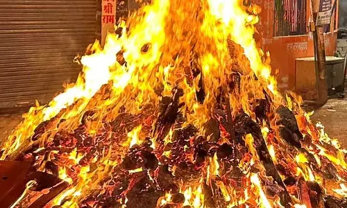 कंडों की होली जलाने पर वक्ता मंच सम्मानित करेगा कंडों की होली जलाने पर वक्ता मंच सम्मानित करेगा