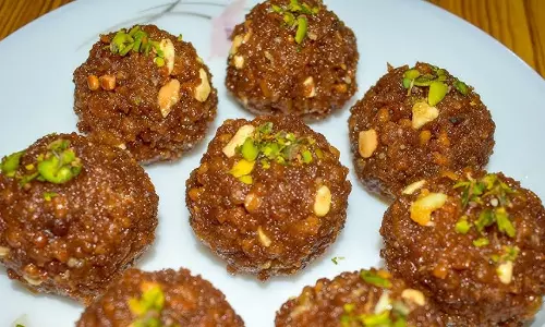 Milk Laddu जयपुर के मशहूर हलवाई जैसे टेस्ट , सिंपल रेसिपी Milk Laddu जयपुर के मशहूर हलवाई जैसे टेस्ट , सिंपल रेसिपी