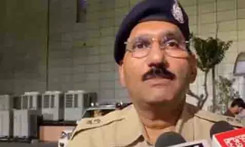 Indore में बीएससी की छात्रा ने कॉलेज की तीसरी मंजिल से कूदकर जान दे दी