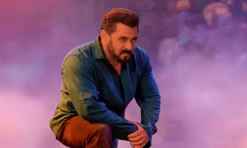 सलमान, रश्मिका की ‘जोहरा जबीं’ की शूटिंग से BTS मस्ती से भरपूर सलमान, रश्मिका की ‘जोहरा जबीं’ की शूटिंग से BTS मस्ती से भरपूर