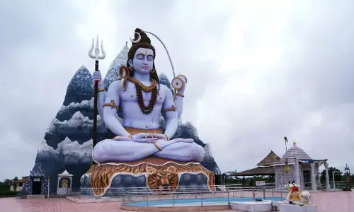 Shiv Chalisa: सोमवार के दिन इस एक काम ,महादेव की होगी कृपा
