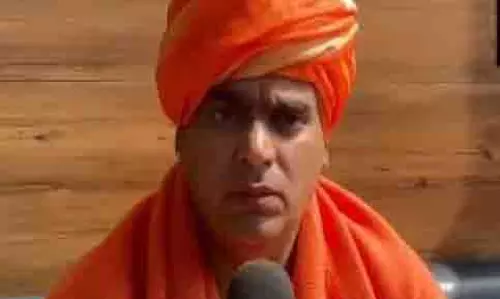 कैलिफोर्निया में हिंदू मंदिर में तोड़फोड़ को स्वामी चक्रपाणि ने दुर्भाग्यपूर्ण बताया