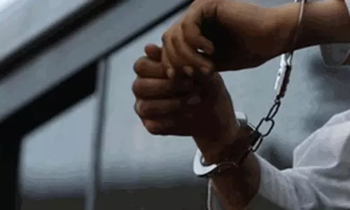 बिल कलेक्टर ने संपत्ति कर के कागजात तैयार करने के लिए रिश्वत मांगी, DVAC ने किया गिरफ्तार