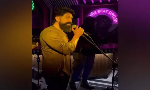 KGF अभिनेता यश ने अपनी पत्नी को उनके खास दिन पर सरप्राइज दिया KGF अभिनेता यश ने अपनी पत्नी को उनके खास दिन पर सरप्राइज दिया