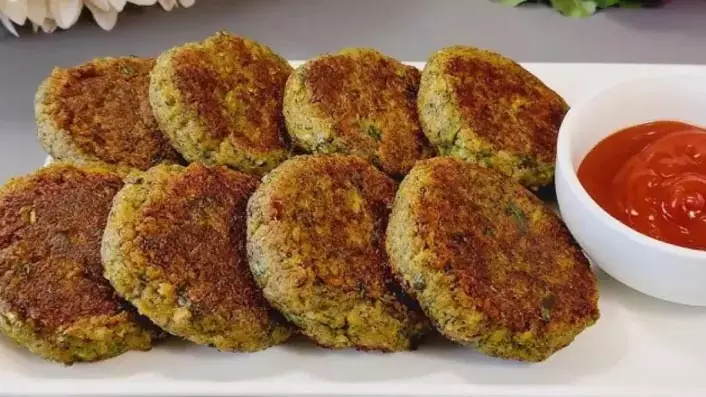 Broccoli Tikki Recipe: वजन कम करने के लिए खाएं ब्रोकली टिक्की, जानें रेसिपी Broccoli Tikki Recipe: वजन कम करने के लिए खाएं ब्रोकली टिक्की, जानें रेसिपी
