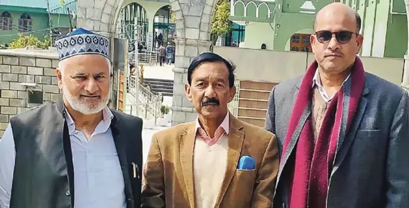 बीजीएसबीयू के वीसी ने शाहदरा शरीफ का दौरा किया बीजीएसबीयू के वीसी ने शाहदरा शरीफ का दौरा किया